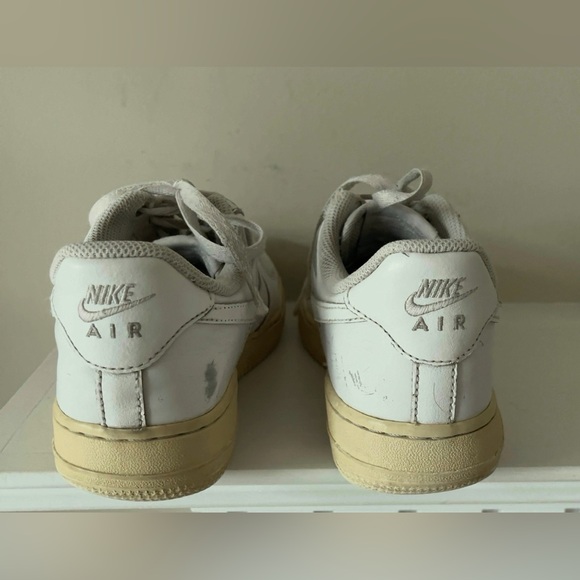 Nike Air Force 1 Women’s White Sneakers Size 7 - Picture 4 of 8
